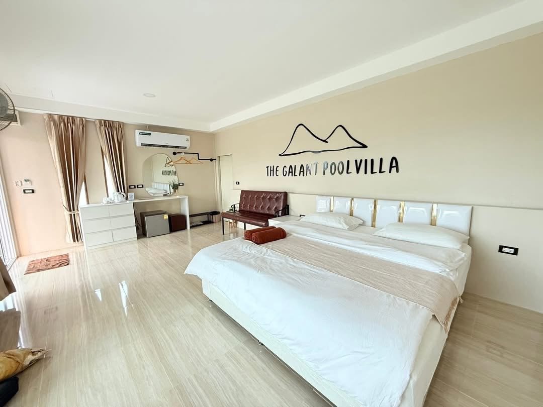 ห้องพักมินิมอลหรูหรา The Galant Pool Villa